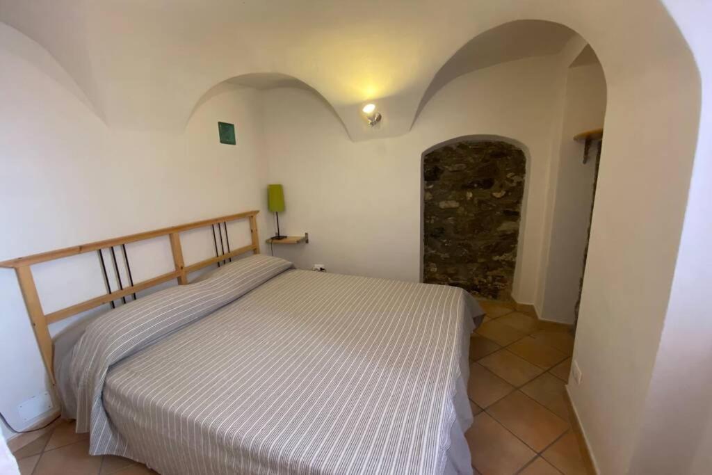 Alloggio Per Vacanze A Isolabona 外观 照片